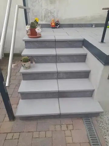 Hochterrasse Betonplatten Abdichtungsarbeiten Drainagematte Epoxidharzfuge Ketzin