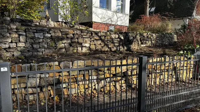 Hangbefestigung Hangsicherung Trockenmauer Sandstein Treppenanlage Blockstufen Falkensee