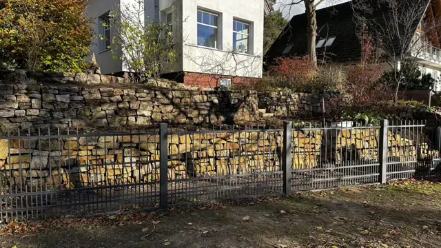 Hangbefestigung Hangsicherung Trockenmauer Sandstein Treppenanlage Blockstufen Falkensee