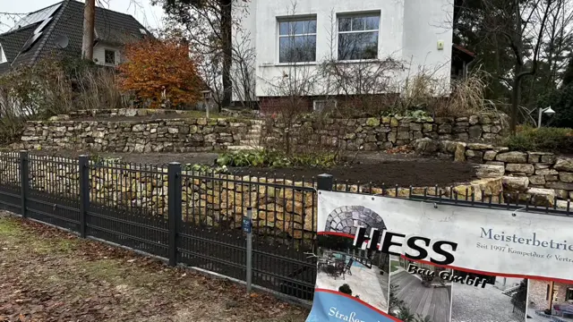 Hangbefestigung Hangsicherung Trockenmauer Sandstein Treppenanlage Blockstufen Falkensee